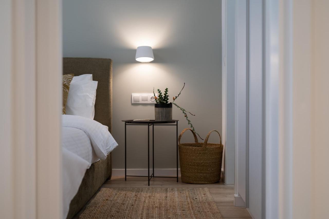 Unique 2 Bedrooms Apartment, Steps To Plaka And City Center Atenas Exterior foto